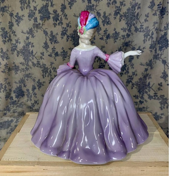 Franklin Porcelain Marianne The Minuet Museum of Costume 1980 - Picture 3 of 16